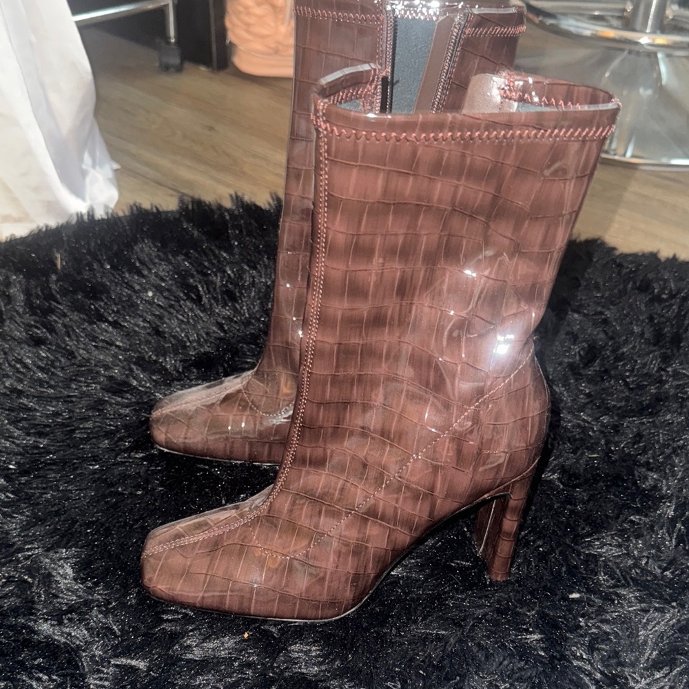 Elegant Brown Croc-Embossed Women's Boots